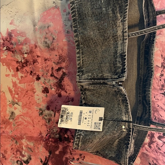 NWT ZARA TRF SEQUINNED FOIL
DENIM CROP TOP SIZE M
🚨 FINAL PRICE NO ACCEPT OFFERS - Picture 12 of 14